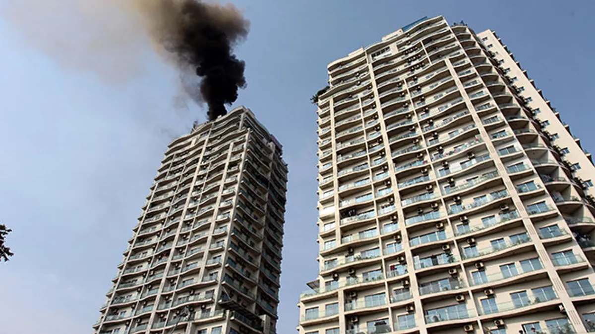 Thế chấp nhà chung cư phải mua bảo hiểm cháy nổ không?
